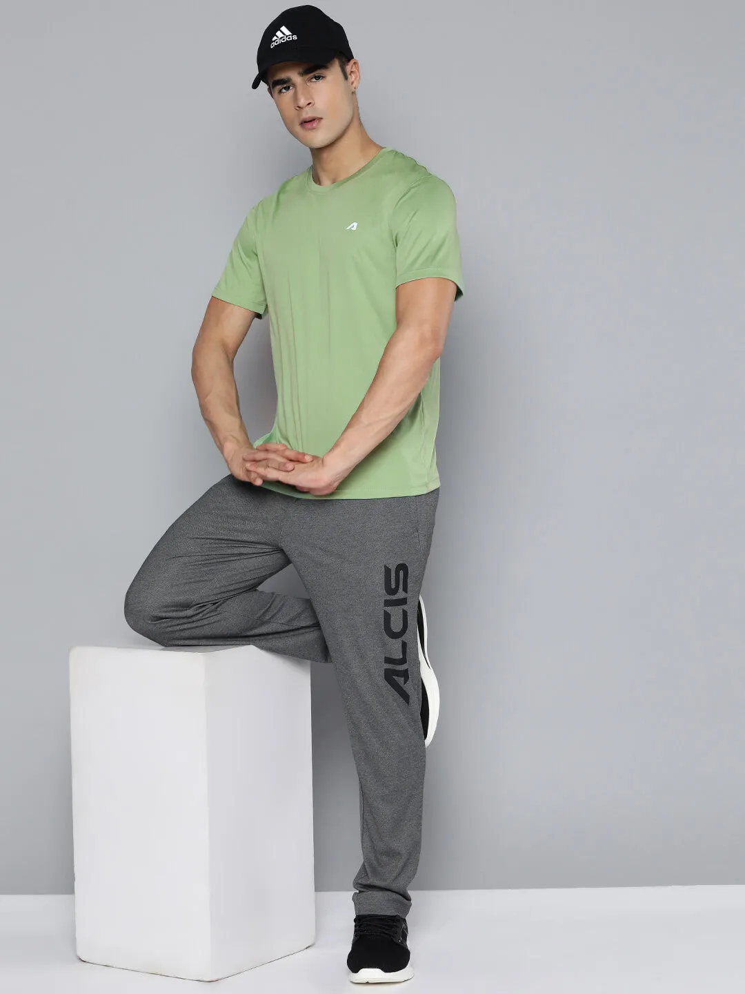 Alcis Men Green Anti Static Applique Slim Fit Running Wonder T-shirt